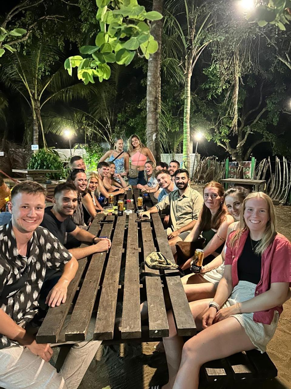 Hangover Hostels Arugam Bay Exterior foto